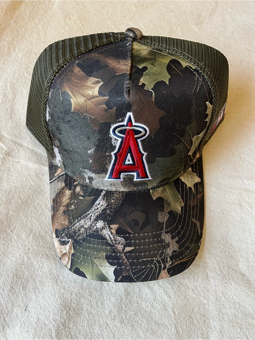 BRAND NEW L.A. Angels camo print baseball cap (B)